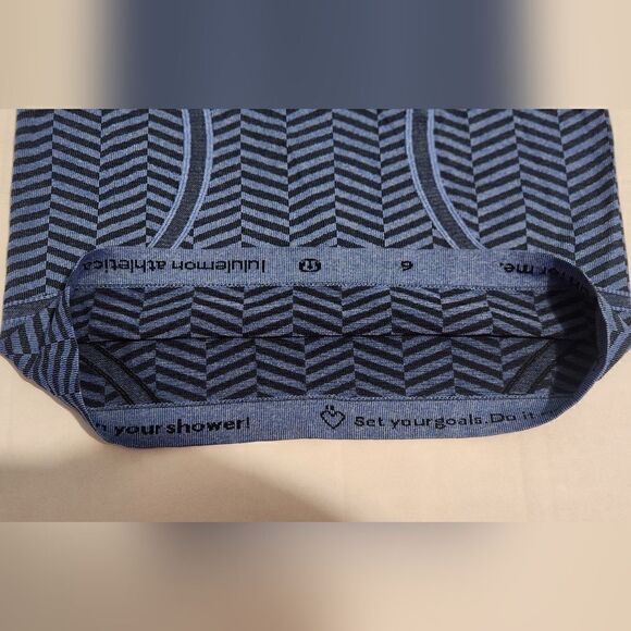 Lululemon Run Swiftly Tech Racerback Tank Top in Heathered Harbor Blue Size 6 - Picture 6 of 9